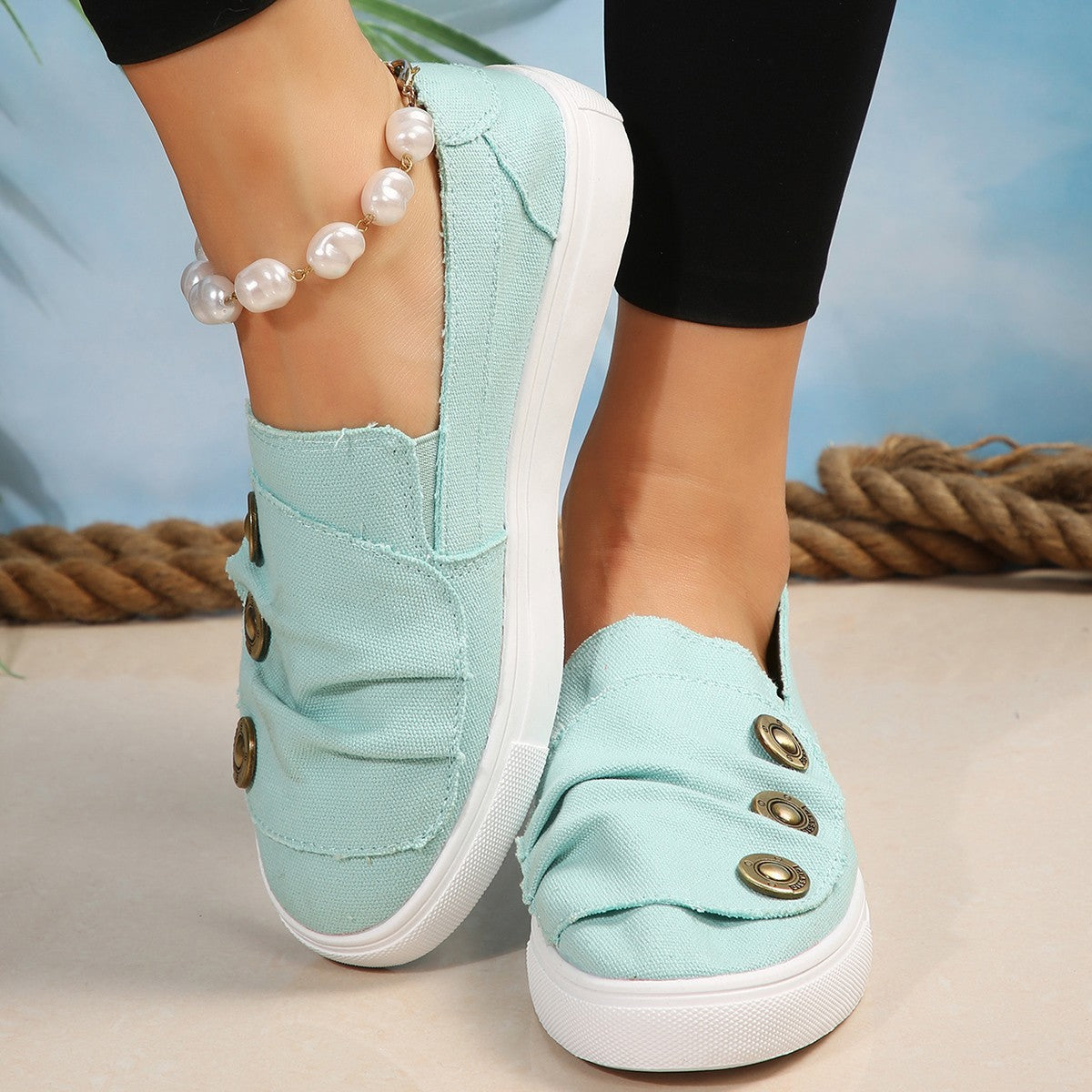 Damen Slip-On Sneakers mit modischen Knopfdetails R&B
