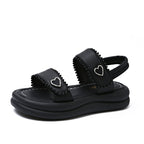Damen Riemensandalen mit dekorativen Herz-Akzenten R&B