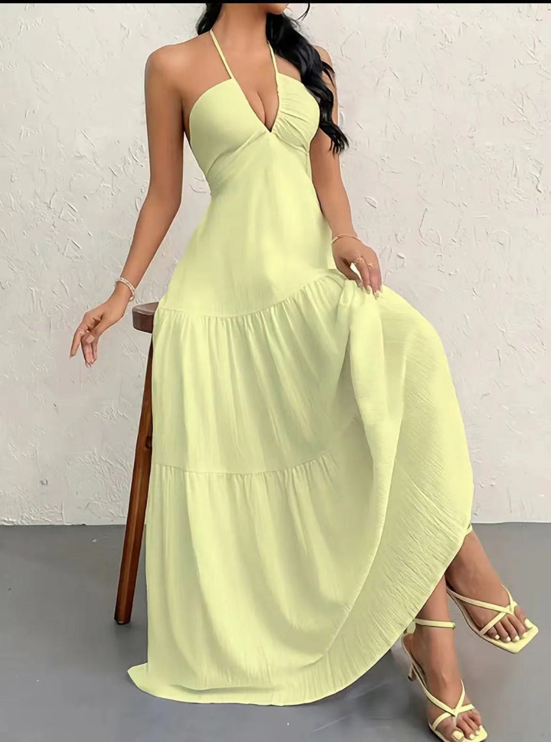 Damen Maxikleid mit schulterfreiem Design und legere Rüschendetails R&B