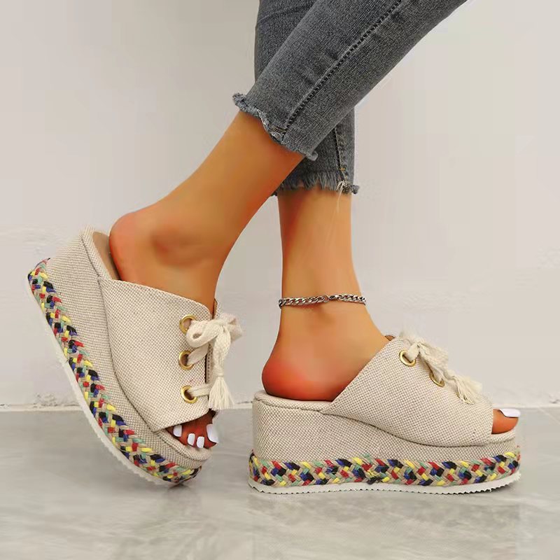 Damen Wedge-Pantoletten mit modischen Schnürdetails und farblich abgesetztem Jutenrand R&B