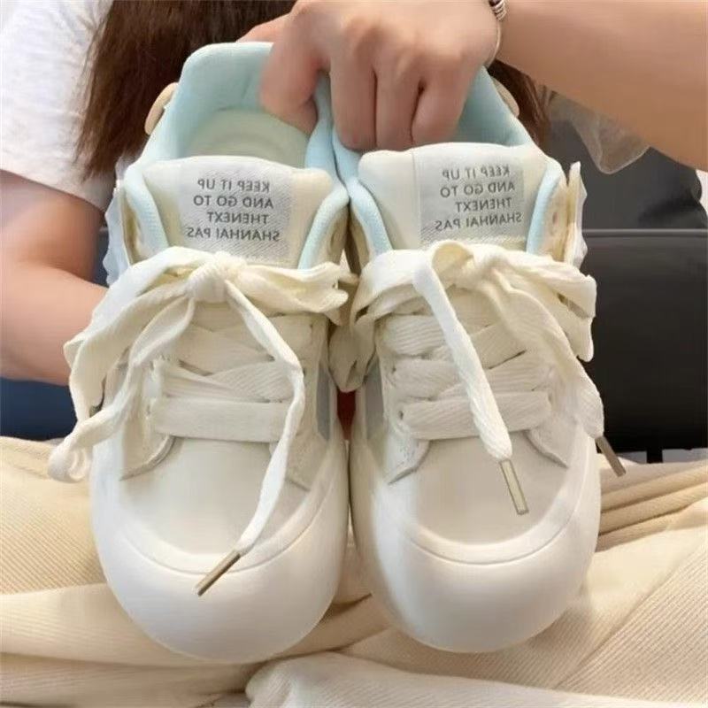 Damen Sneakers im sportlich-eleganten Design mit dekorativem Knopf und gepolsterter Innensohle R&B