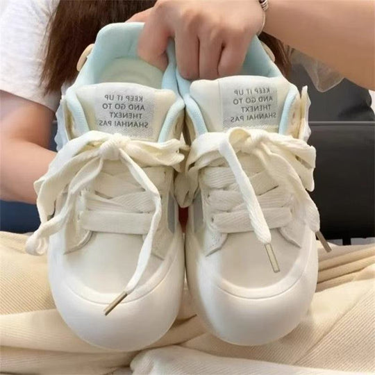 Damen Sneakers im sportlich-eleganten Design mit dekorativem Knopf und gepolsterter Innensohle R&B