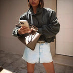 Damen Oversized Bluse mit schickem Plissee-Design und eleganten Knopfdetails R&B