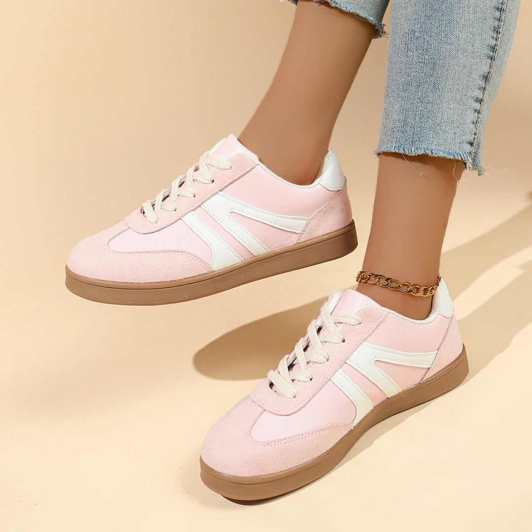 Damen Sneakers im modernen Sportschnitt mit innovativer Sohle R&B