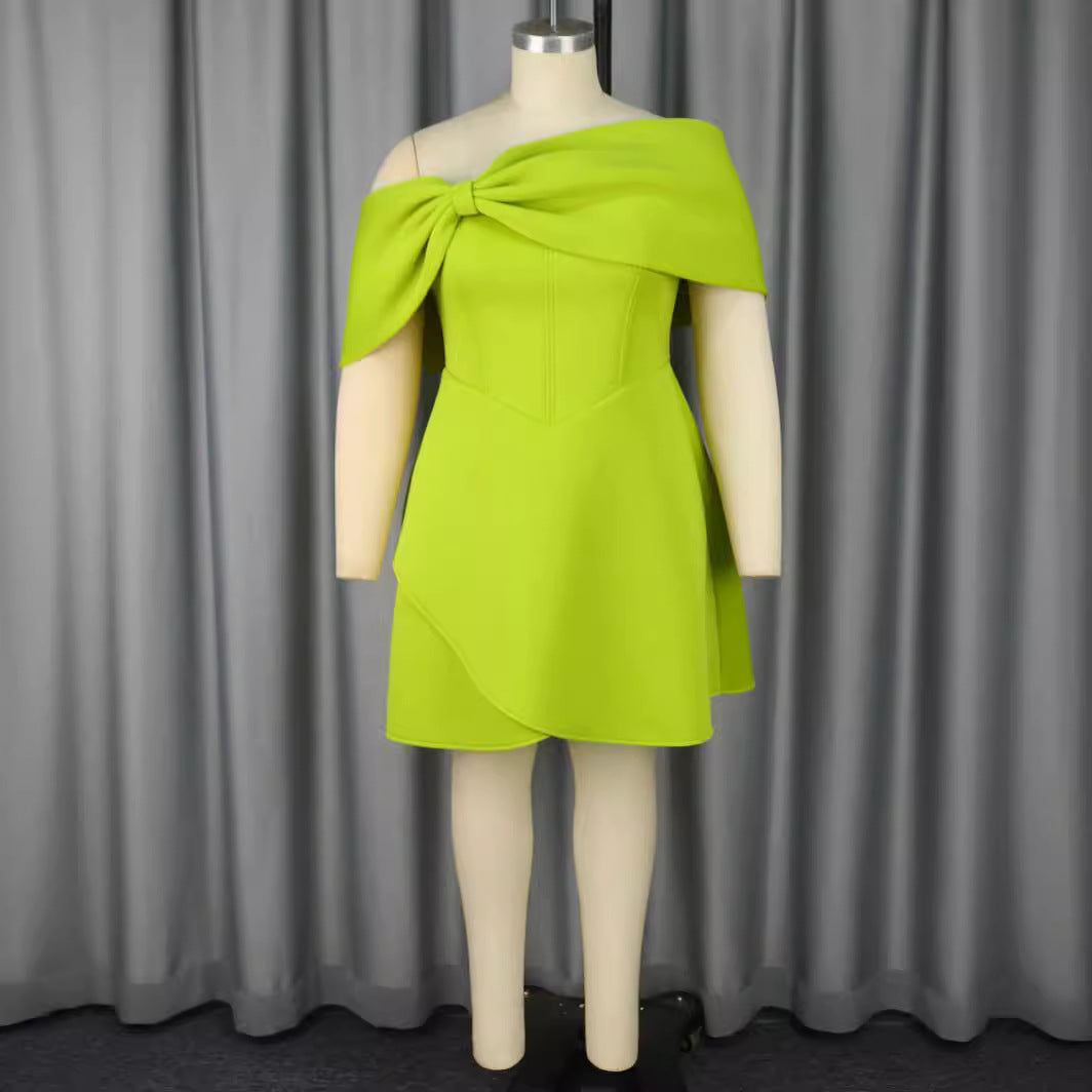 Damen elegantes Minikleid mit asymmetrischem Schnitt und voluminösem Überwurf R&B