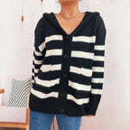 Damen oversized Strickjacke mit kontrastierenden Streifen und Kapuze R&B