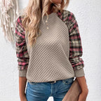 Damen Lässiger Sweatshirt mit gestepptem Design und karierten Ärmeln R&B