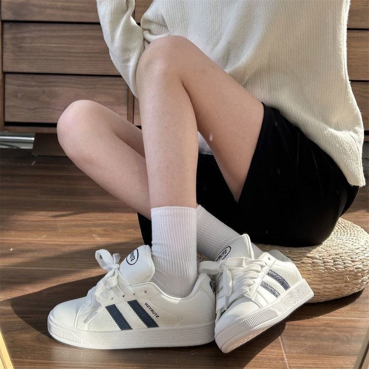 Damen Modische Sneakers mit stylischen Akzenten und rutschfester Sohle