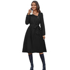 Damen Midikleid mit tailliertem Schnitt und eleganten Knopfdetails R&B