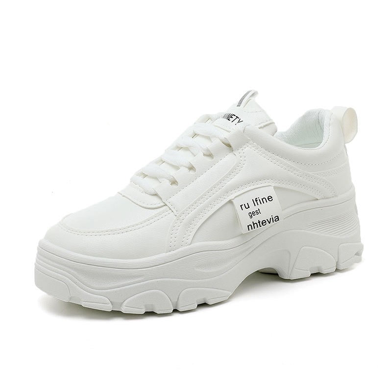 Damen Sportliche Sneakers mit robustem Profil und innovativem Design R&B