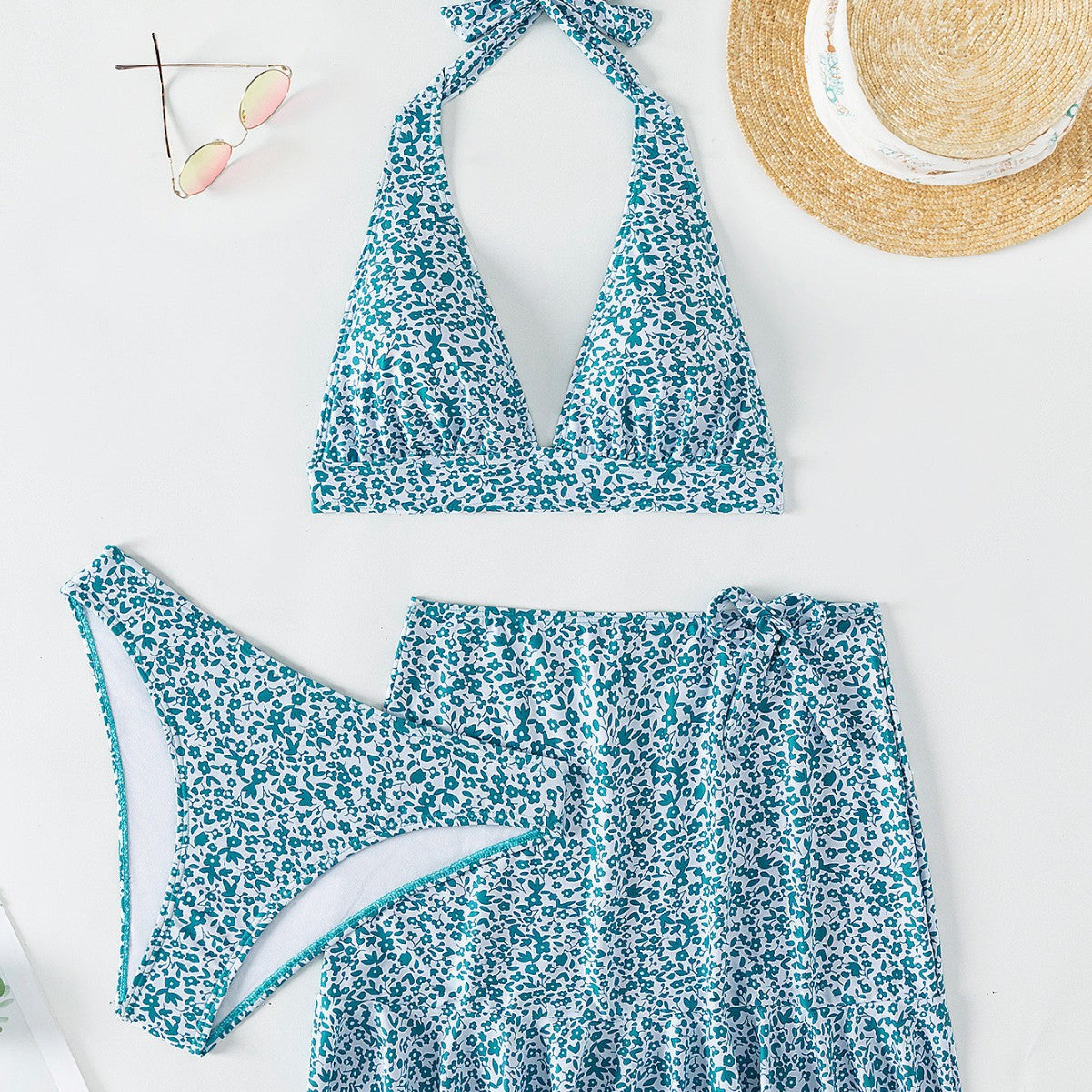 Damen Bikini-Set mit verstellbarem Oberteil und femininer Rüschenshort R&B