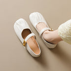 Damen Ballerinas mit dekorativem Riemenverschluss und hochwertiger Lederoberfläche
