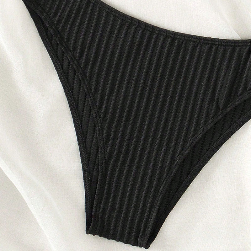 Damen raffinierter Bikini mit gestreiftem Design