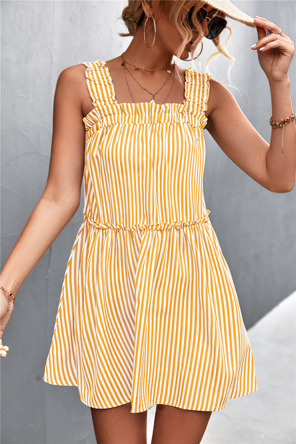 Damen Wickelkleid mit Rüschendetails und schmalen Trägern R&B