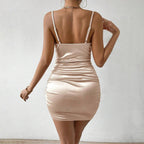 Damen figurbetontes Minikleid mit raffiniertem Wickelschnitt R&B