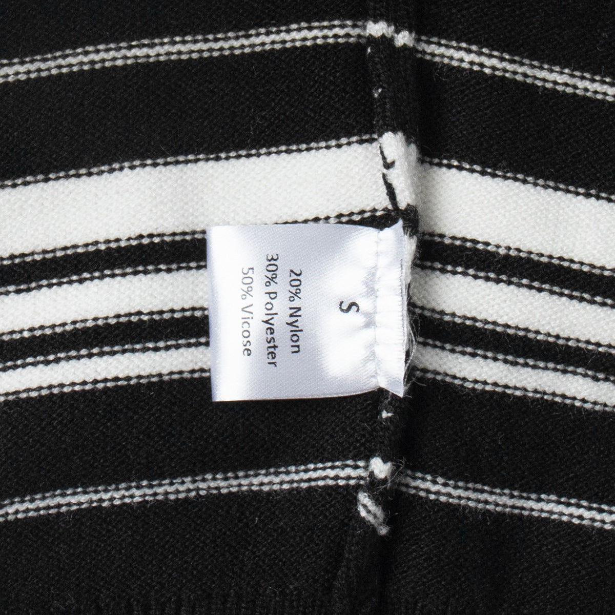 Damen Gestreifter Polo-Pullover mit Knopfleiste und langem Schnitt R&B