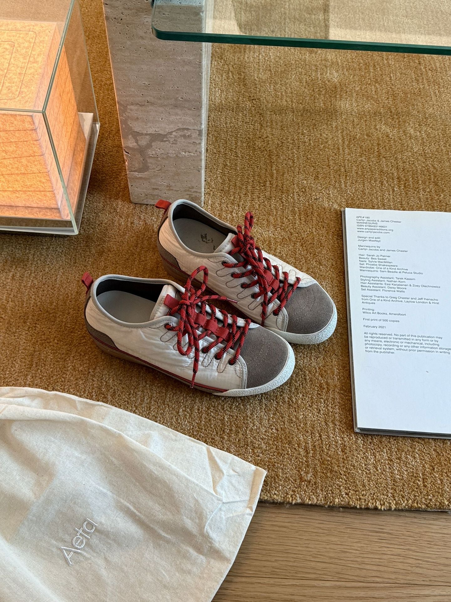 Damen Sportliche Sneakers im minimalistischen Design mit atmungsaktiver Obermaterialkombination