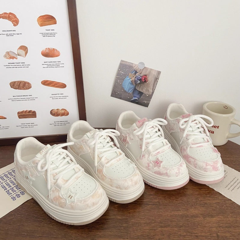 Damen Sneakers mit modischen Stern-Applikationen und dämpfender Sohle
