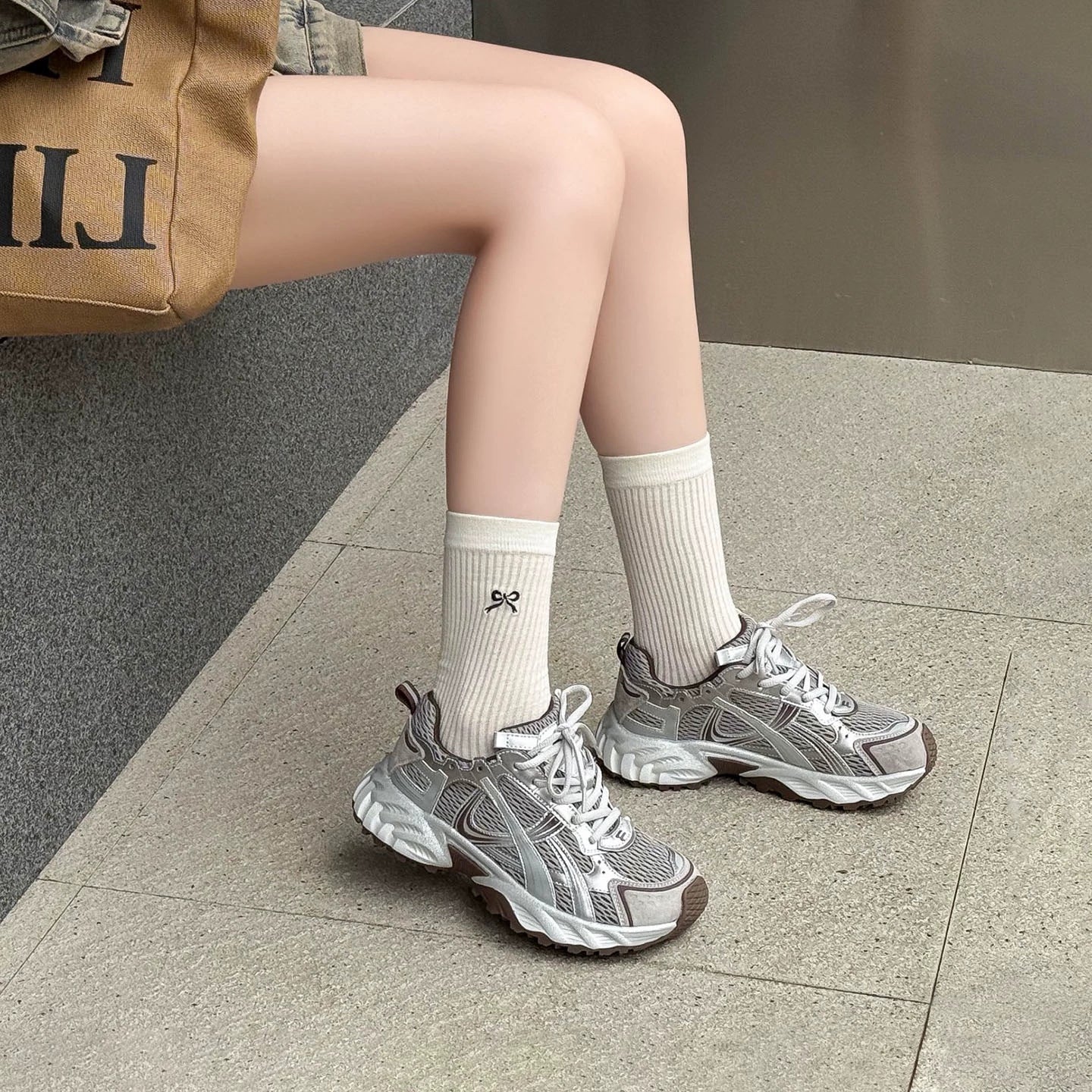 Damen Sportliche Sneakers mit atmungsaktiver Mesh-Oberfläche und robustem Profil R&B