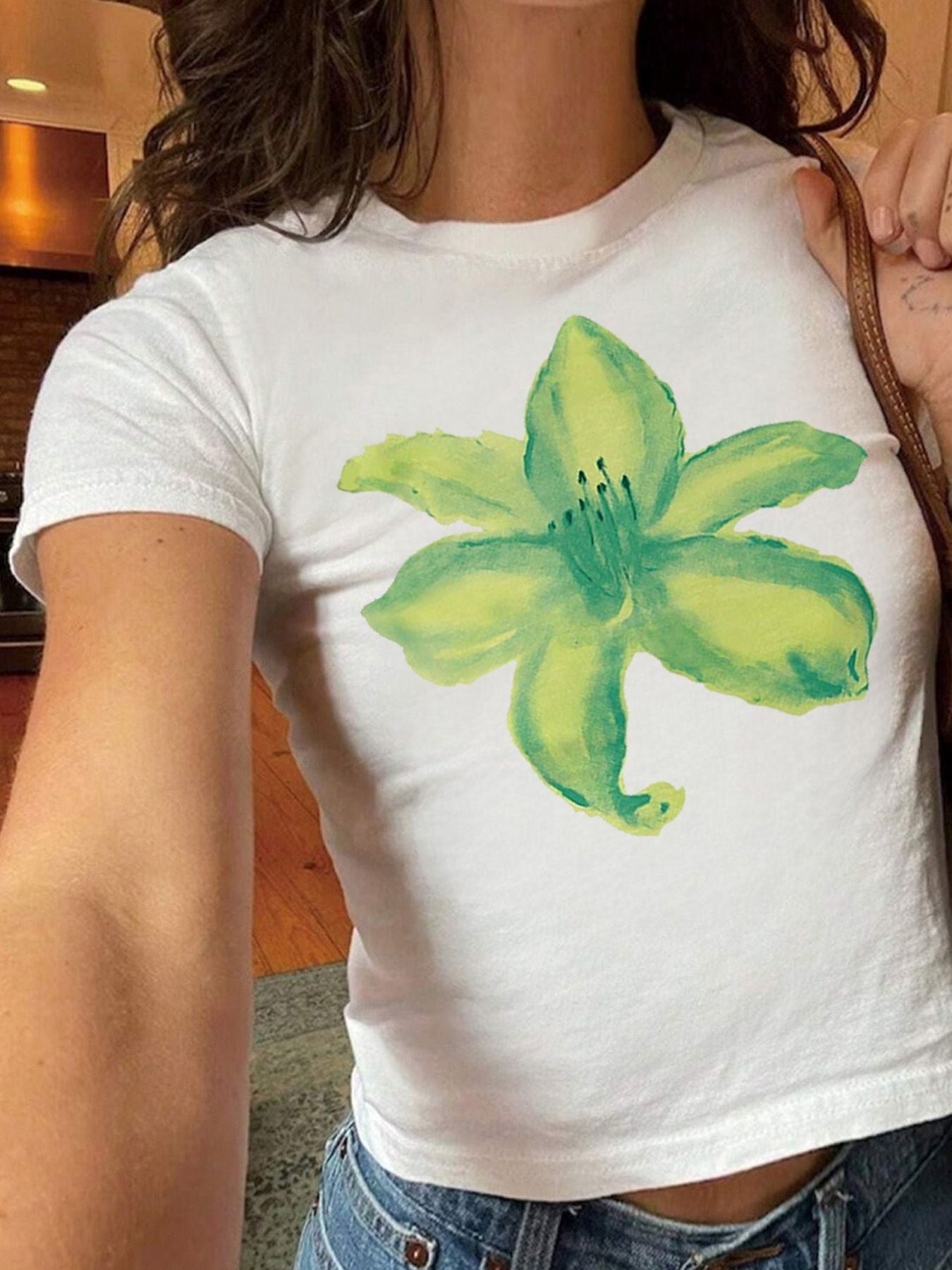 Damen T-Shirt mit funkelndem Discokugel-Motiv und zeitgemäßem Schleifendetail R&B