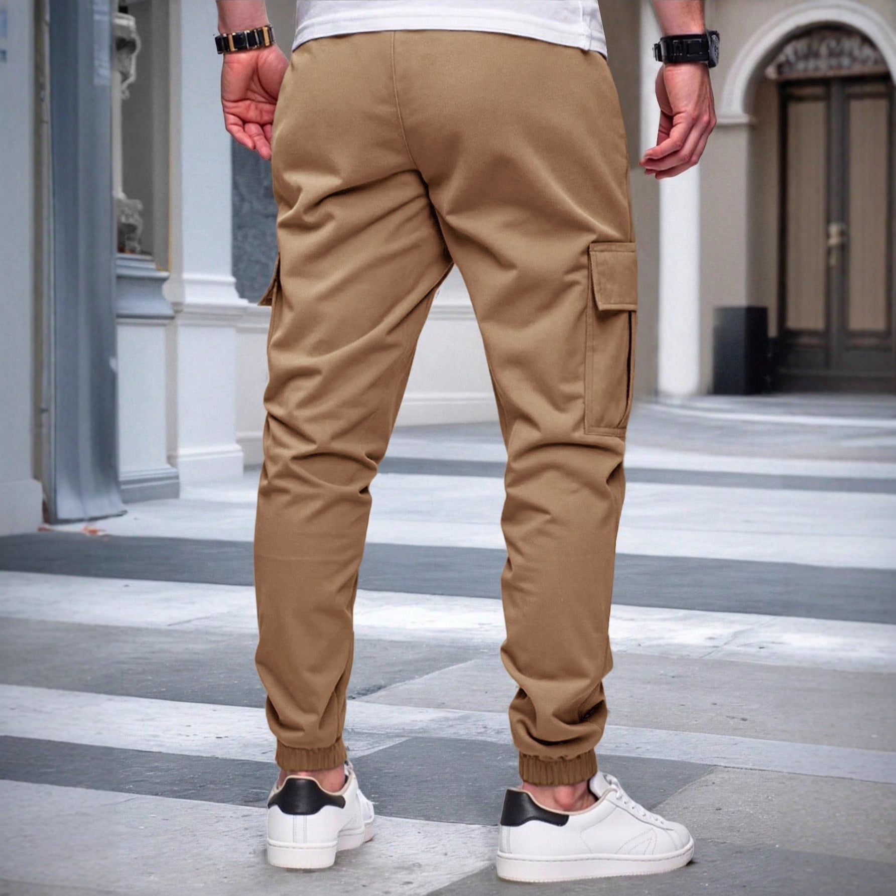 Herren nan tapered Freizeit-Cargohose mit aufgesetzten Klapptaschen, Tunnelzugbund und elastischen Beinabschlüssen R&B