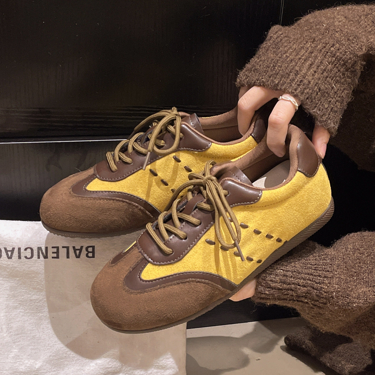 Damen modische Sneaker mit hochwertigem Wildleder-Obermaterial und innovativem Design R&B