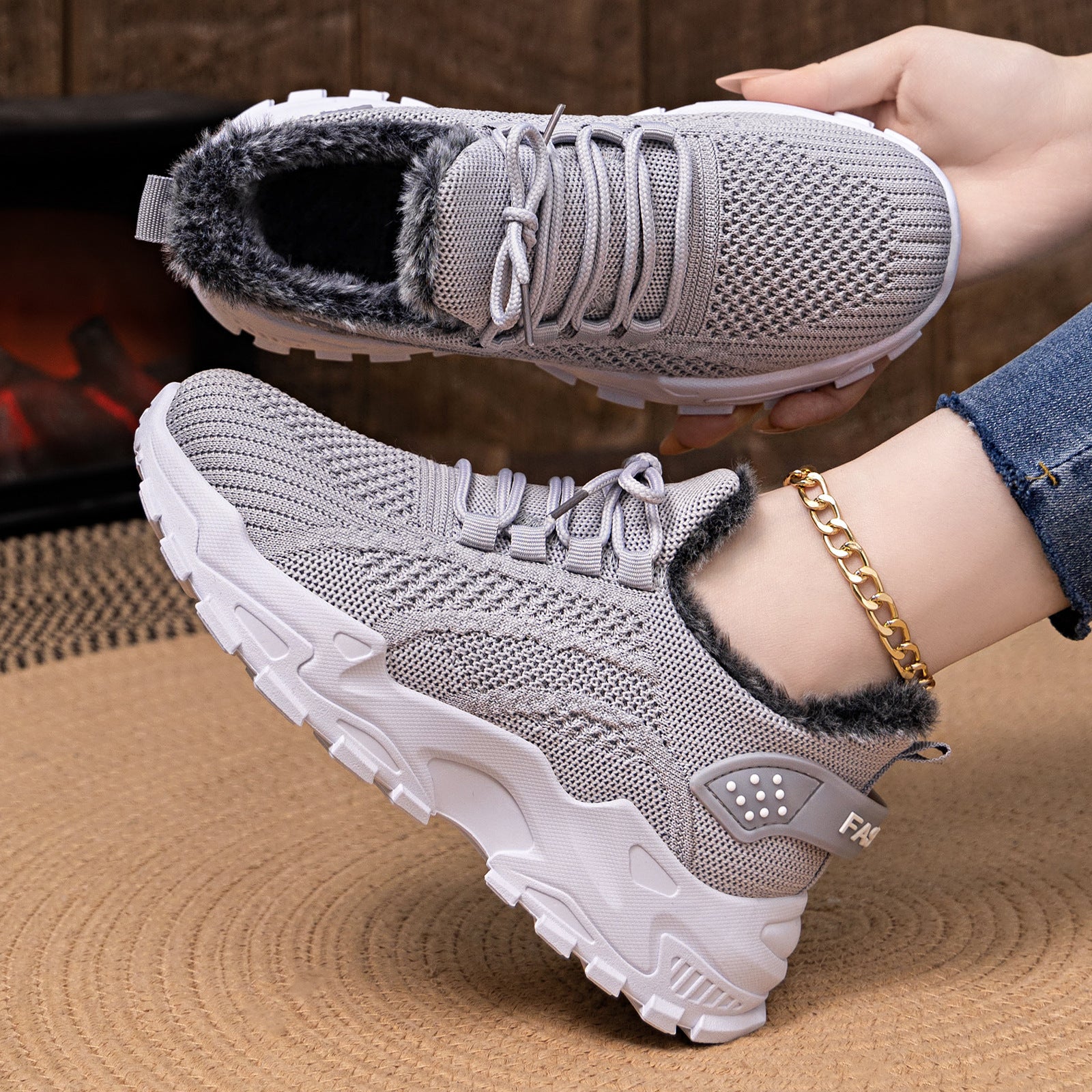 Damen Warmgefütterte Sneakers mit innovativer Strickoberfläche R&B