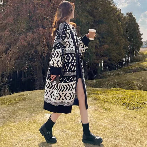 Damen Long Cardigan mit grafischem Design und tiefen Taschen R&B