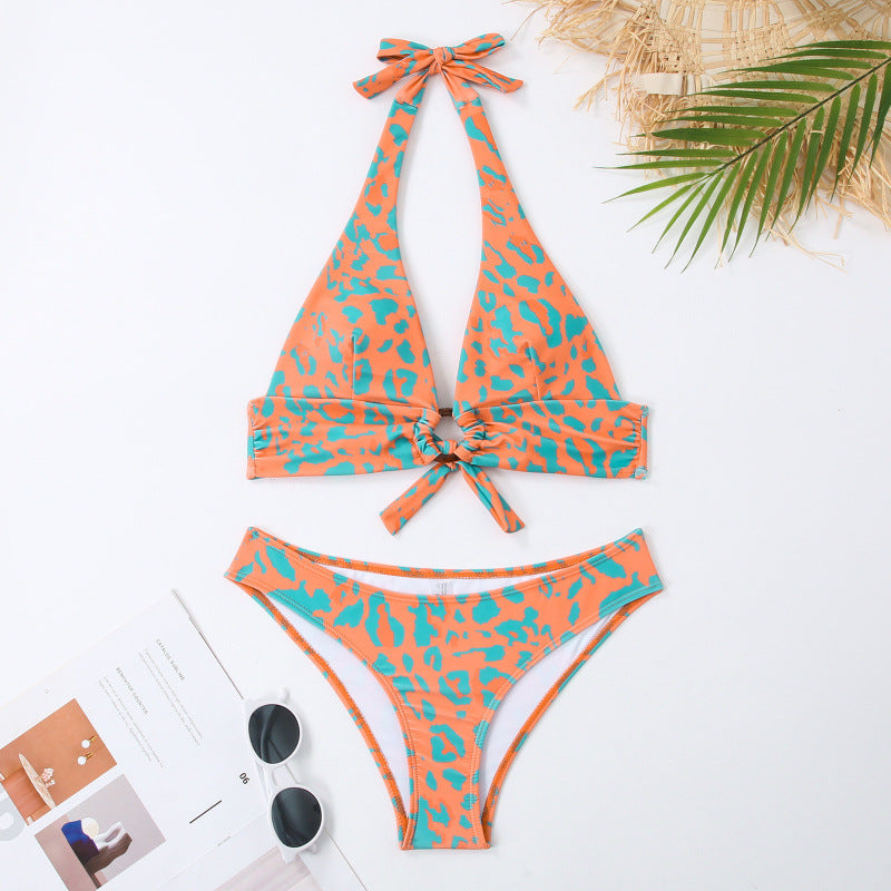 Damen Triangel-Bikini mit verspieltem Knoten-Design und elegantem Strandrock R&B