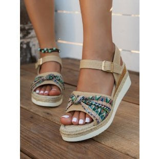 Damen modische Plateausandalen mit geflochtenem Riemendesign R&B