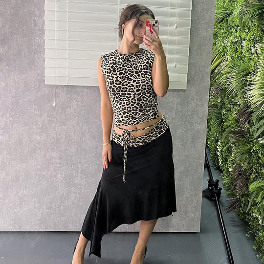 Damen Set aus Oberteil und asymmetrischem Rock mit animalischem Druck R&B