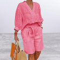 Damen lässiges Sommer-Outfit mit weitem Oberteil und Shorts