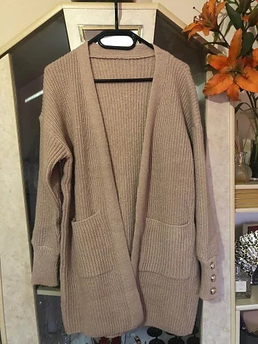 Damen Elegante Strickjacke mit Knopfdetails und praktischen Taschen R&B