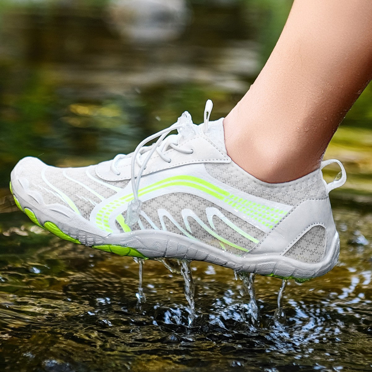 Damen Aqua-Schuhe mit elastischem Schnellschnürsystem und rutschfester Sohle