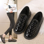 Damen gefütterte Slip-On Hausschuhe mit rutschfester Sohle und modischem Steppdesign