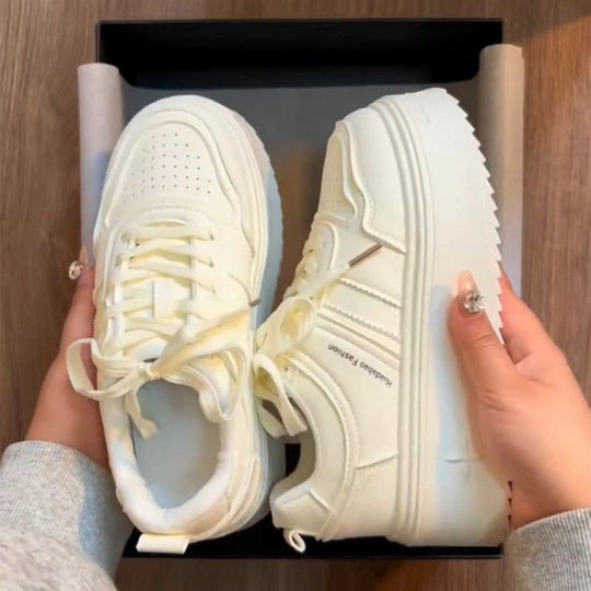 Damen Sneaker mit trendigem, strukturiertem Obermaterial und komfortabler Laufsohle R&B