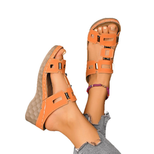 Damen Wedge-Sandalen mit modischen Verzierungen und komfortablem Fußbett R&B