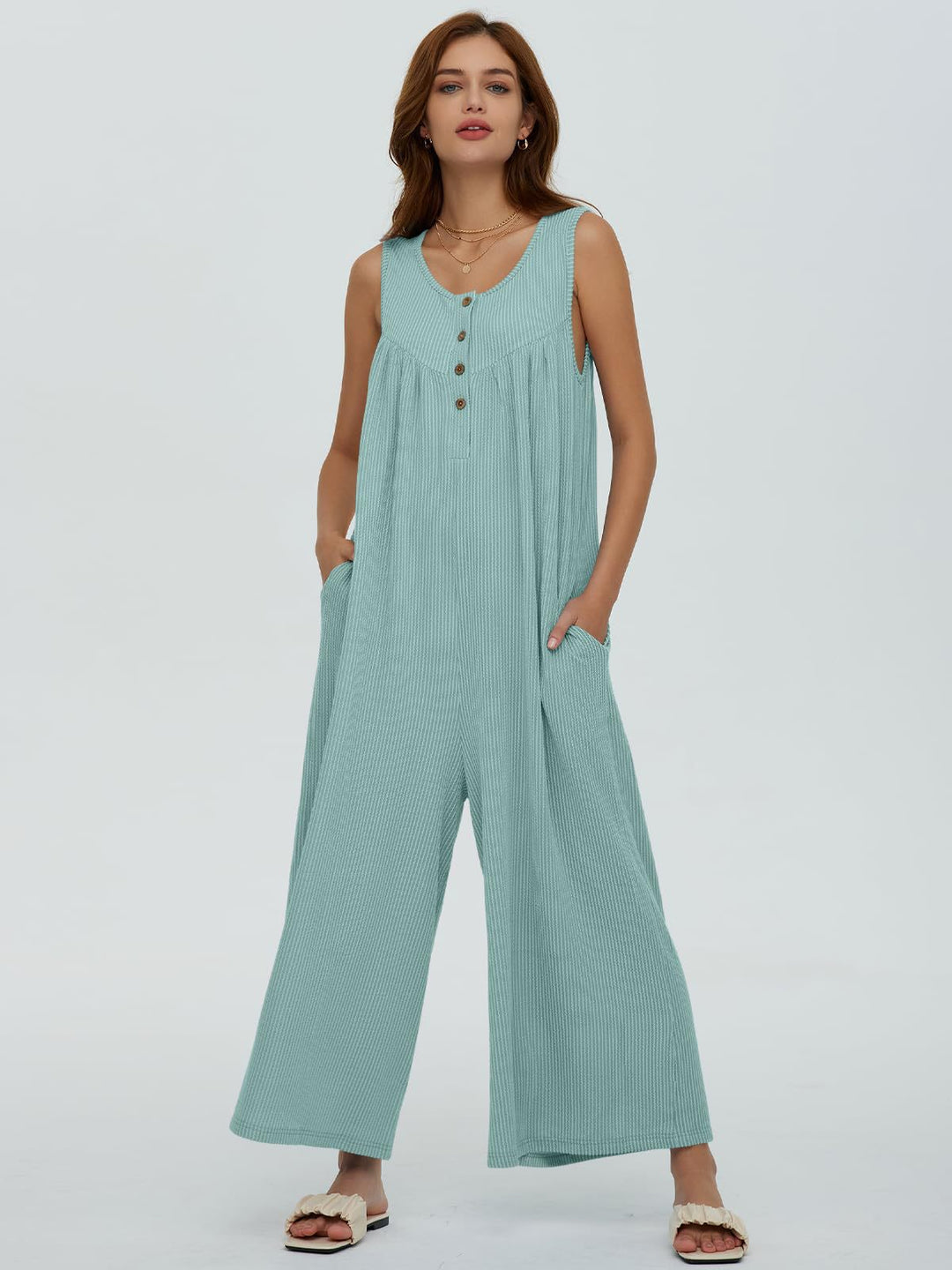 Damen Luftige Jumpsuit mit Knopfdetails und Taschen R&B