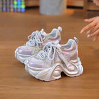 Damen Chunky Sneakers mit reflektierenden Elementen und innovativer Dämpfung
