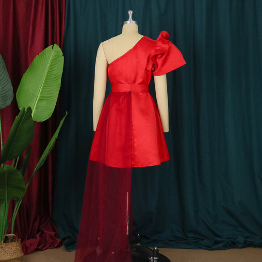 Damen Abendkleid mit asymmetrischem Oberteil und schwingendem Tüll-Akzent R&B