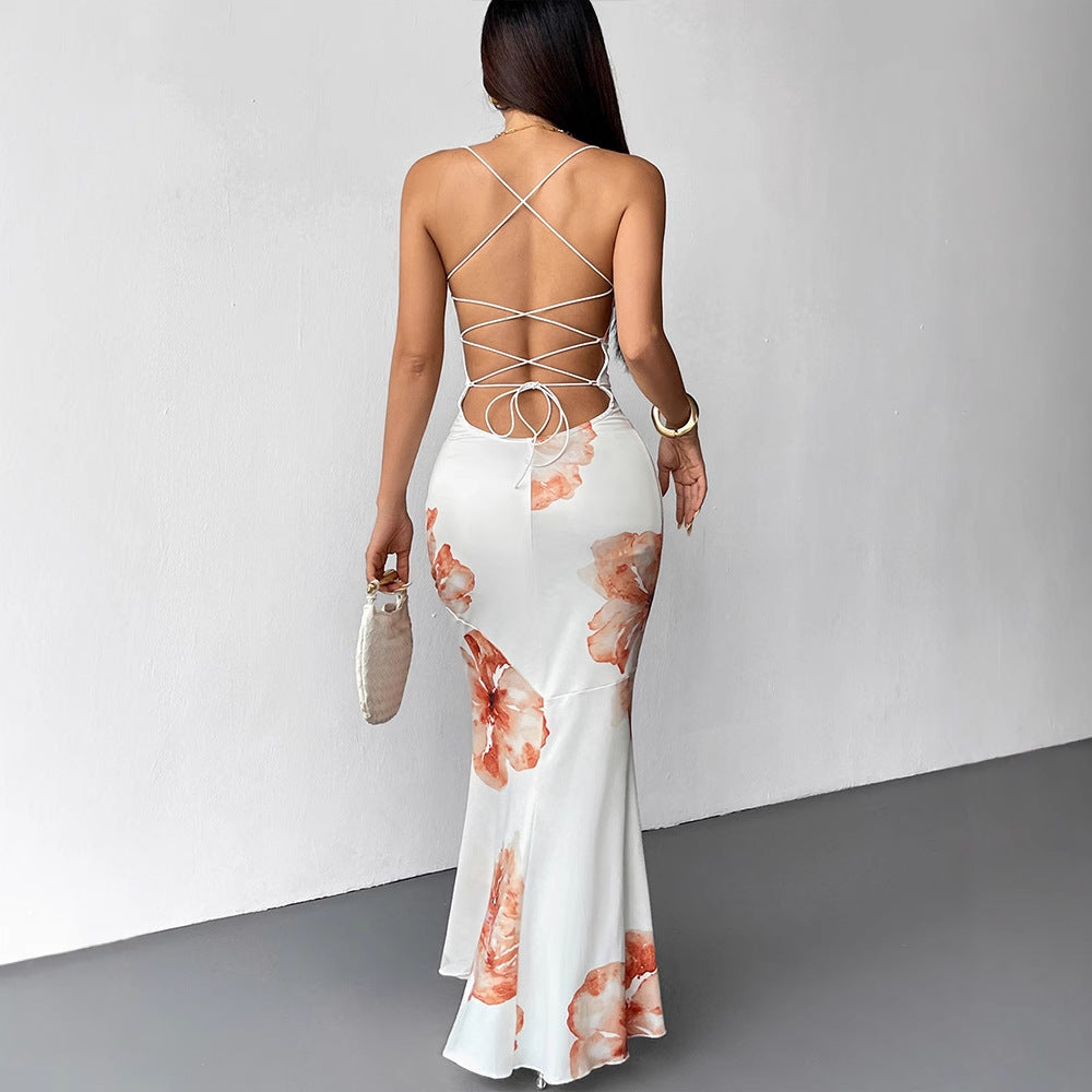 Damen Maxikleid mit zarten floralen Akzenten und schimmerndem Stoff R&B