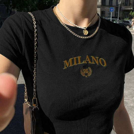 Damen cropped T-Shirt mit gesticktem Schriftzug und rundem Ausschnitt R&B
