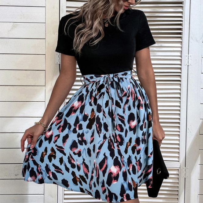 Damen Cocktailkleid mit Wickelbund und modischem Leopardenmuster R&B