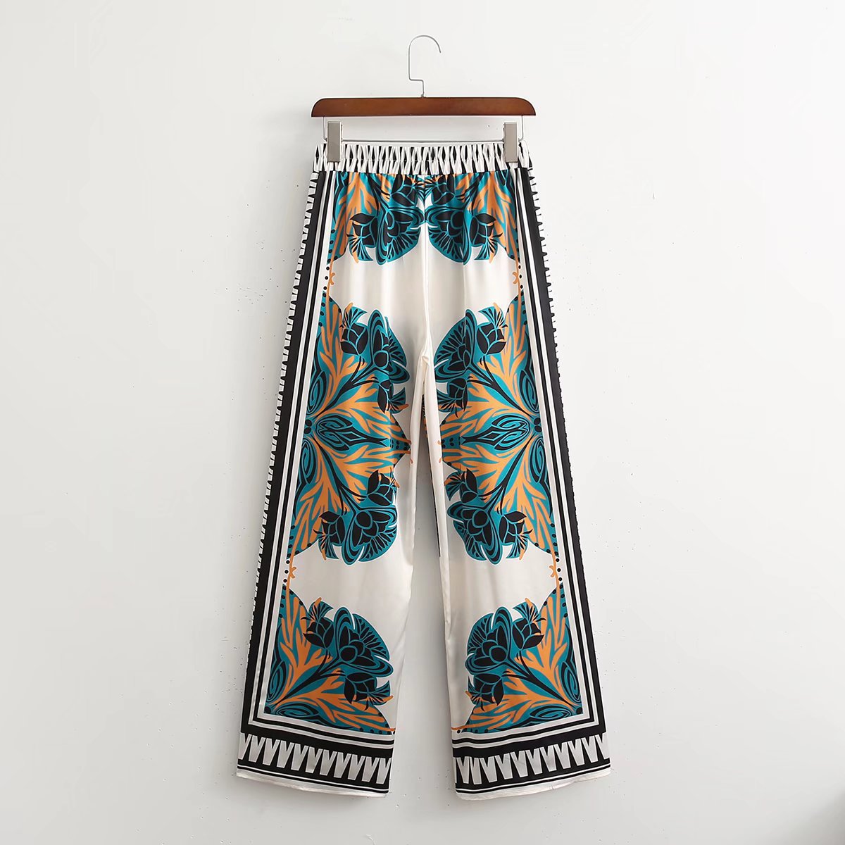 Damen weite Palazzo-Hose mit auffälligem grafischen Muster R&B