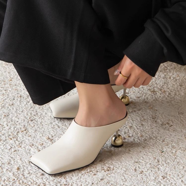Damen elegante Mules mit goldenen Absatzakzenten R&B