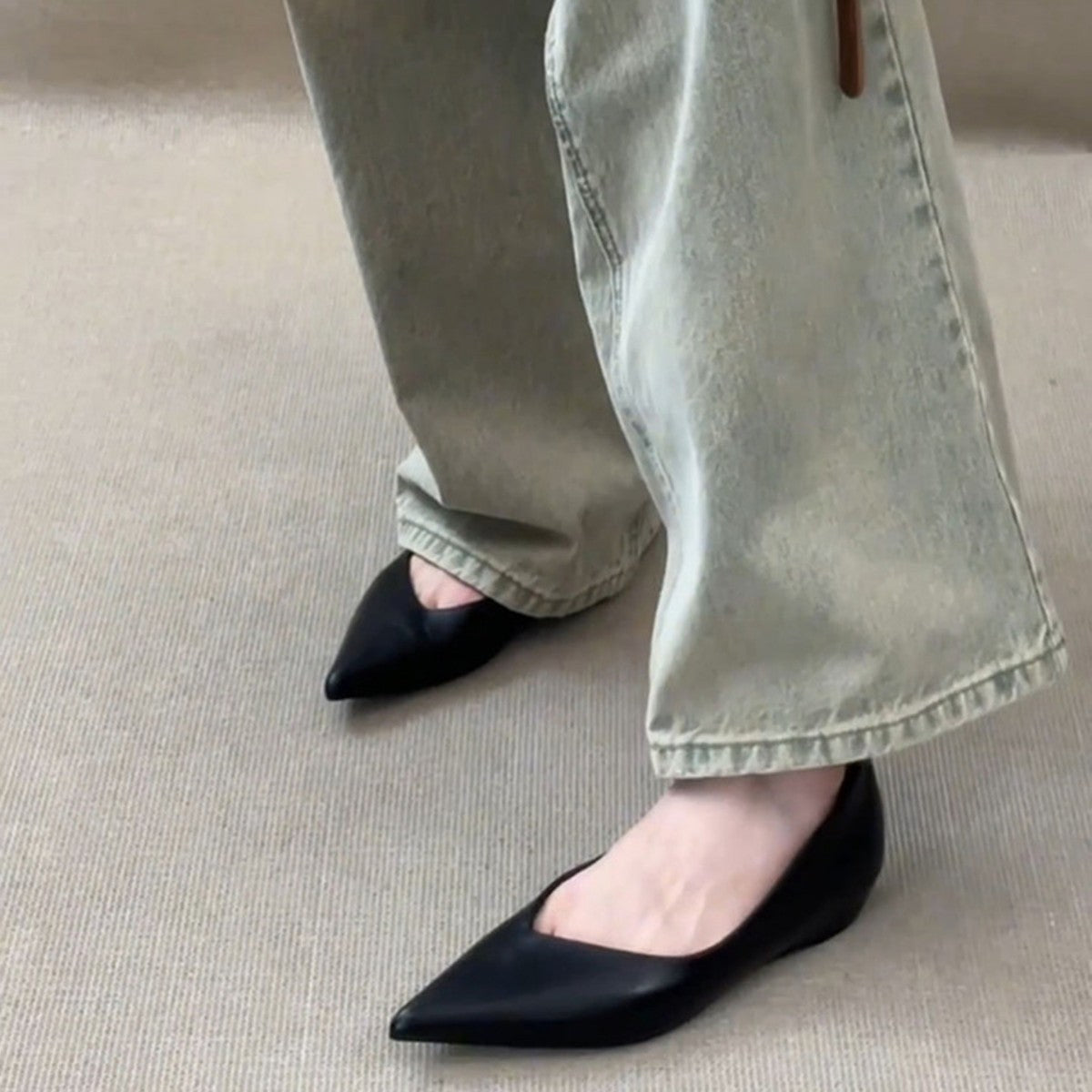 Damen elegante Slipper mit spitzem Zehenbereich und hochwertiger Lederoptik R&B