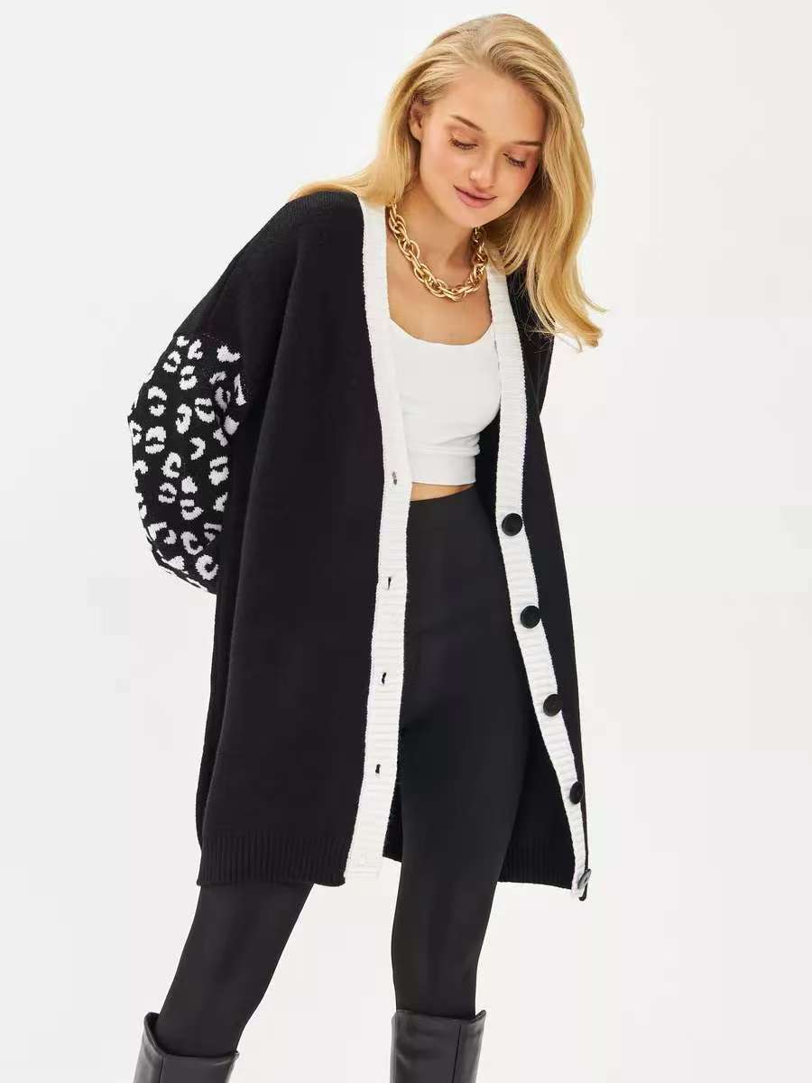 Damen Langer Strickcardigan mit Leopardenmuster und Knopfdetails R&B