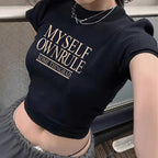 Damen Crop-Shirt mit inspirierendem Statementdruck R&B