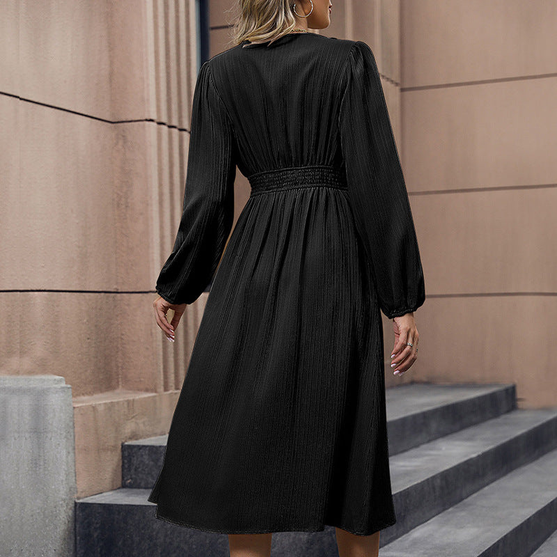 Damen elegantes Midikleid mit tiefer V-Ausschnitt und durchgehenden Knopfdetails R&B