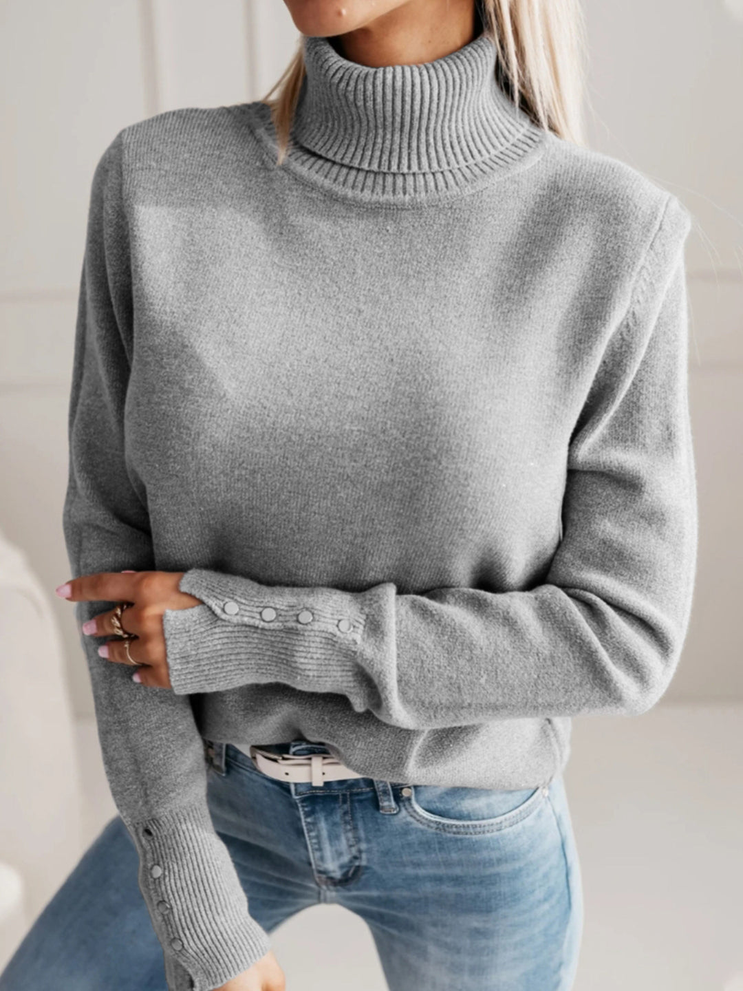Damen eleganter Rollkragenpullover mit Knopfdetails R&B